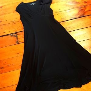 Jones New York dress. Black cap sleeve stretchy.